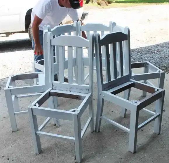 Régi székekből kerti pad