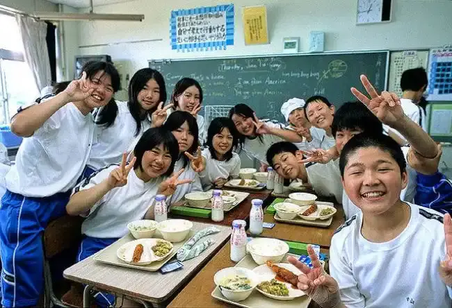 A japán iskolák sajátosságai